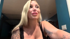Blonde milf from Minneapolis solo with beads